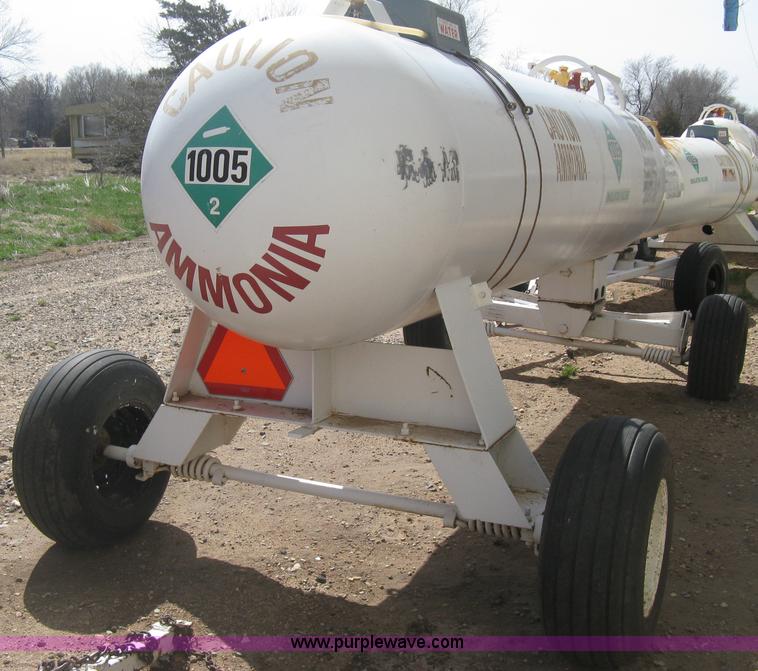 image for item E3222 Anhydrous ammonia tank on running gear