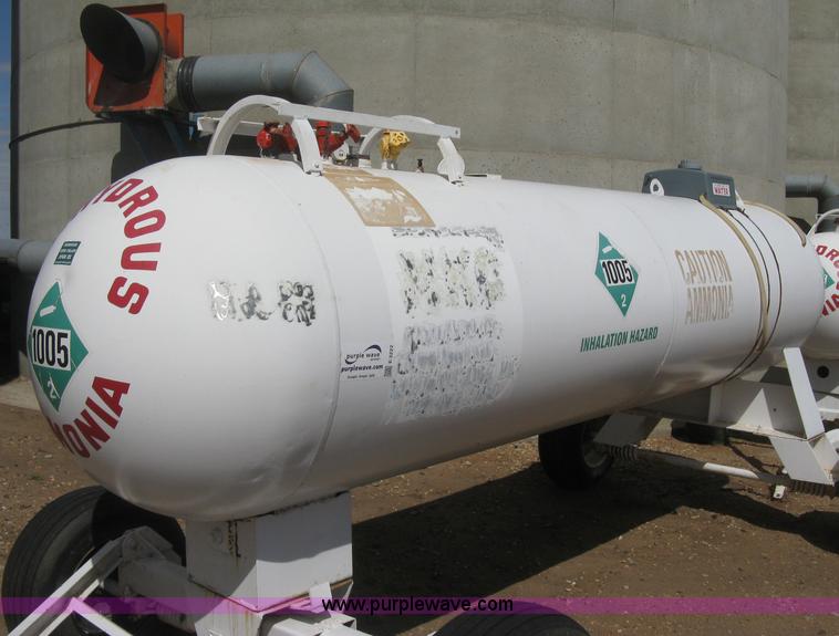 image for item E3222 Anhydrous ammonia tank on running gear