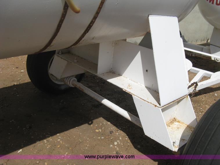 image for item E3222 Anhydrous ammonia tank on running gear