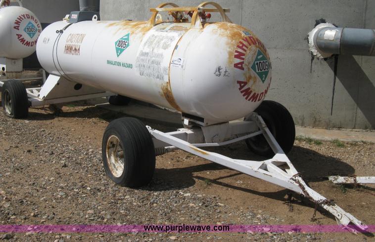 image for item E3223 Anhydrous ammonia tank on running gear