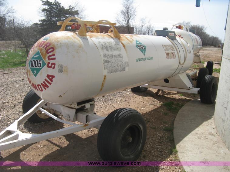 image for item E3223 Anhydrous ammonia tank on running gear