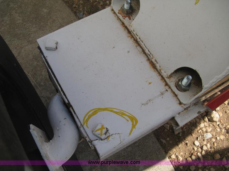 image for item E3223 Anhydrous ammonia tank on running gear