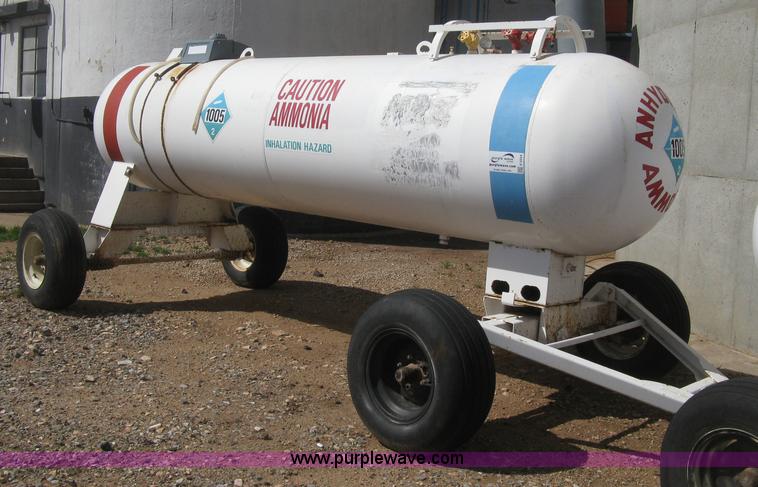 image for item E3224 Anhydrous ammonia tank on running gear