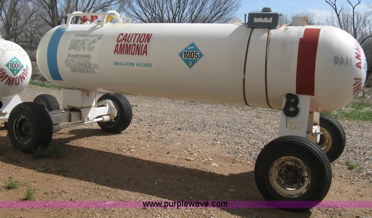 image for item E3224 Anhydrous ammonia tank on running gear