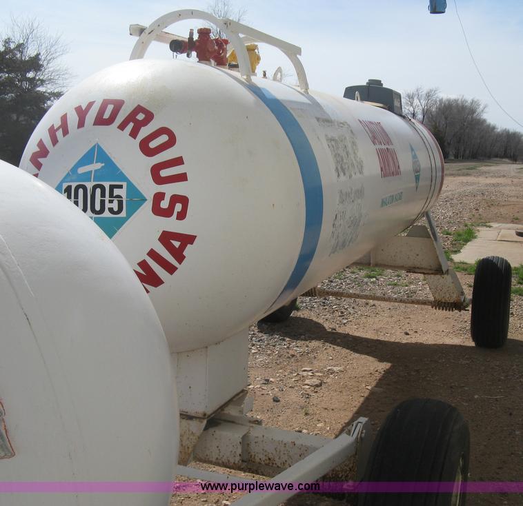 image for item E3224 Anhydrous ammonia tank on running gear