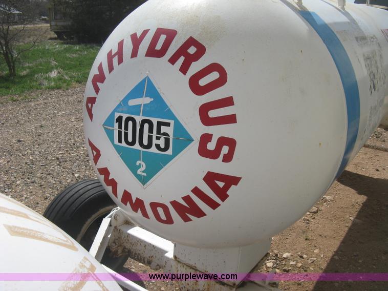 image for item E3224 Anhydrous ammonia tank on running gear