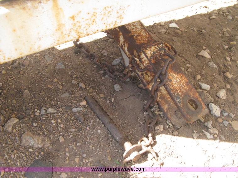 image for item E3224 Anhydrous ammonia tank on running gear