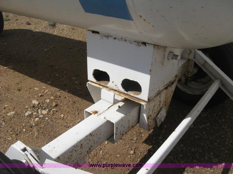 image for item E3224 Anhydrous ammonia tank on running gear