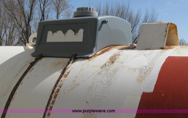 image for item E3224 Anhydrous ammonia tank on running gear