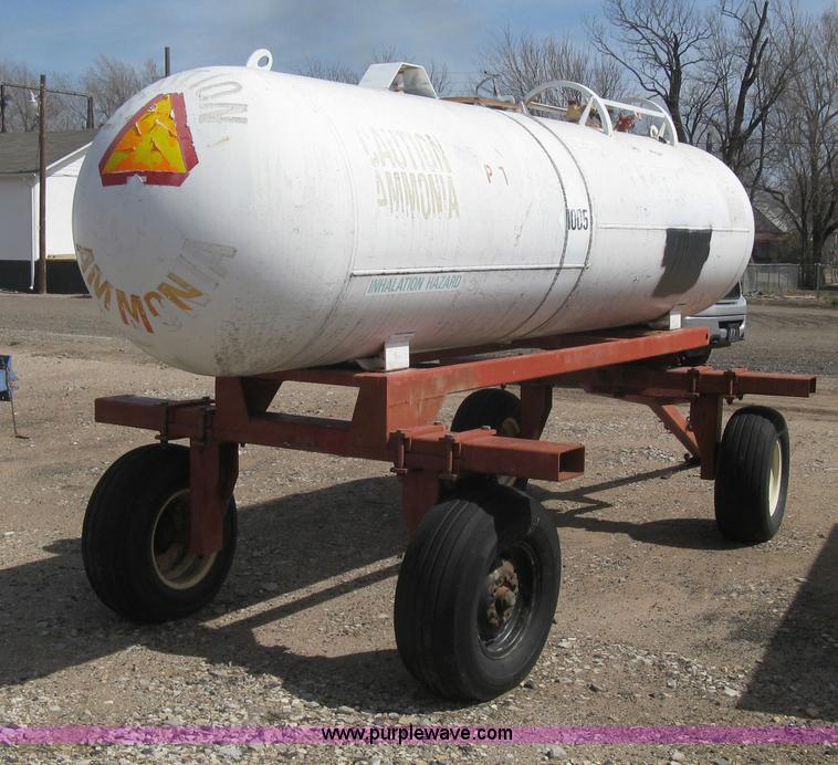 image for item E3225 Anhydrous ammonia tank
