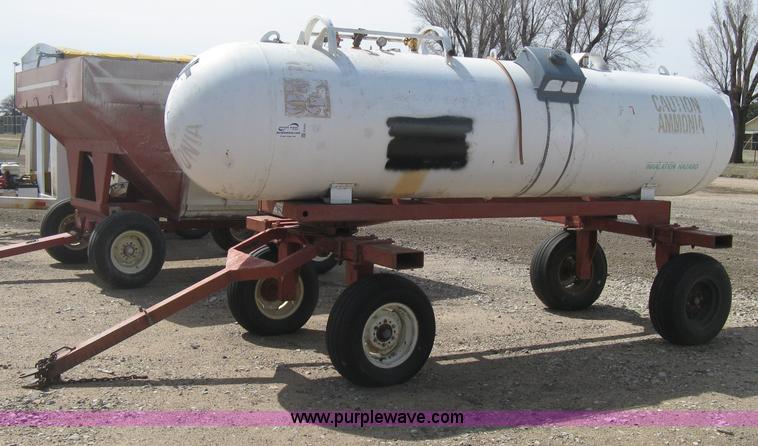 image for item E3225 Anhydrous ammonia tank