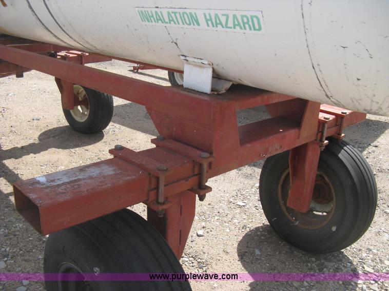 image for item E3225 Anhydrous ammonia tank