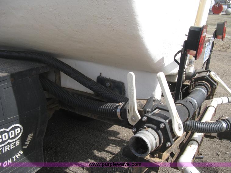 image for item E3226 1974 Ford 700 tender truck