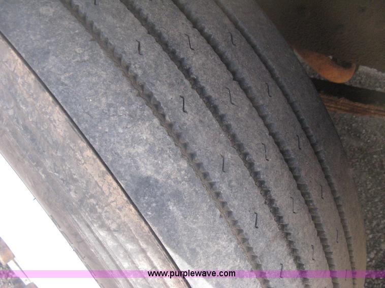 image for item E3226 1974 Ford 700 tender truck