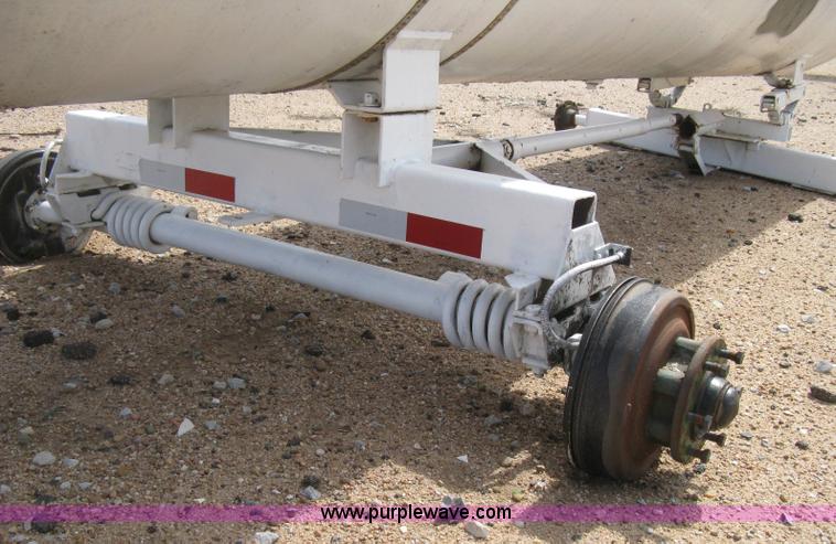 image for item E3227 Anhydrous ammonia tank