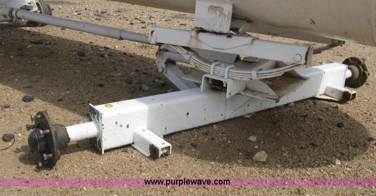 image for item E3227 Anhydrous ammonia tank