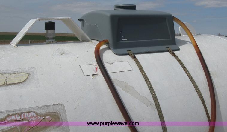 image for item E3227 Anhydrous ammonia tank