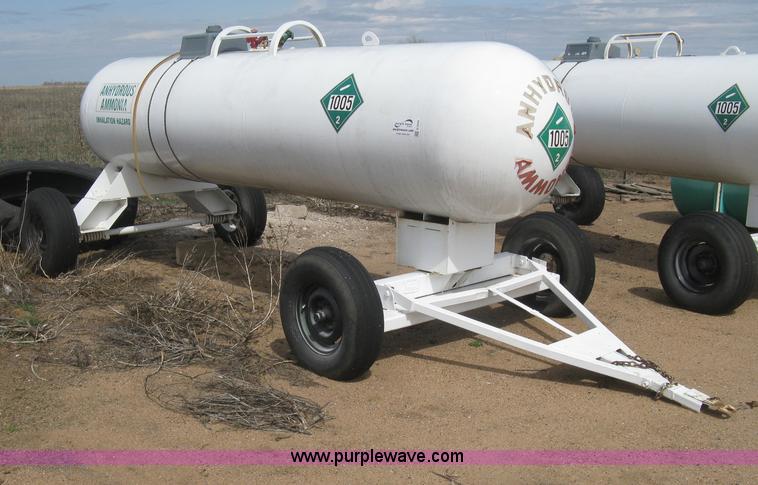 image for item E3228 Anhydrous ammonia tank