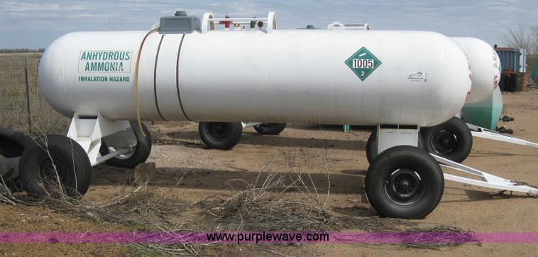 image for item E3228 Anhydrous ammonia tank