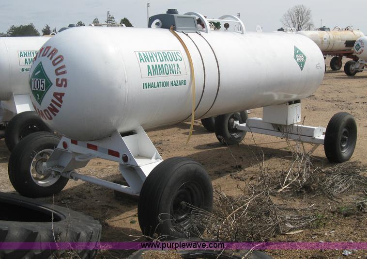 image for item E3228 Anhydrous ammonia tank