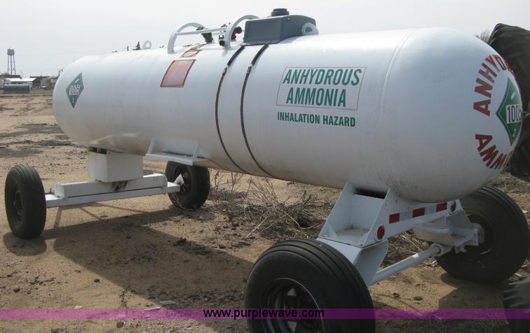 image for item E3228 Anhydrous ammonia tank