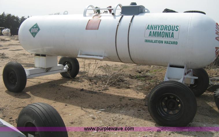image for item E3228 Anhydrous ammonia tank