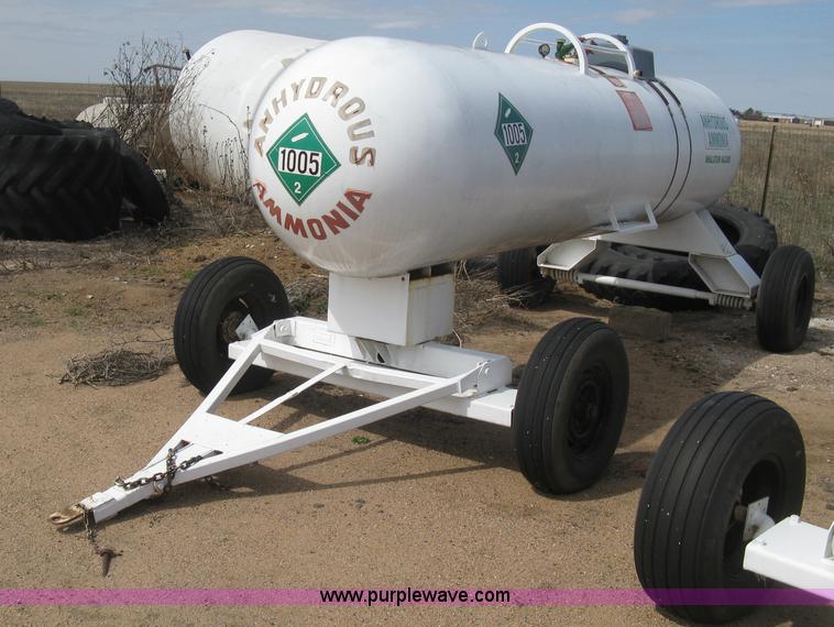 image for item E3228 Anhydrous ammonia tank