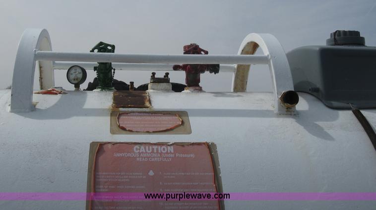 image for item E3228 Anhydrous ammonia tank