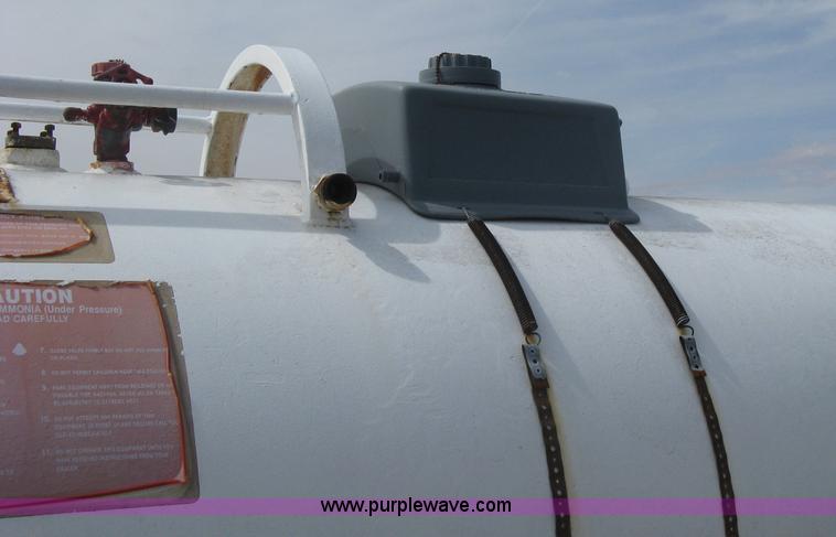 image for item E3228 Anhydrous ammonia tank