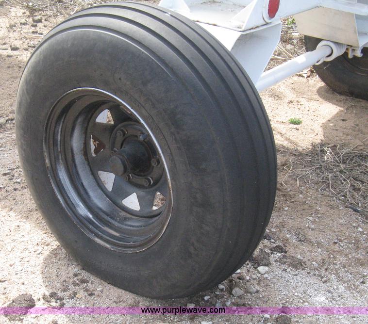 image for item E3228 Anhydrous ammonia tank