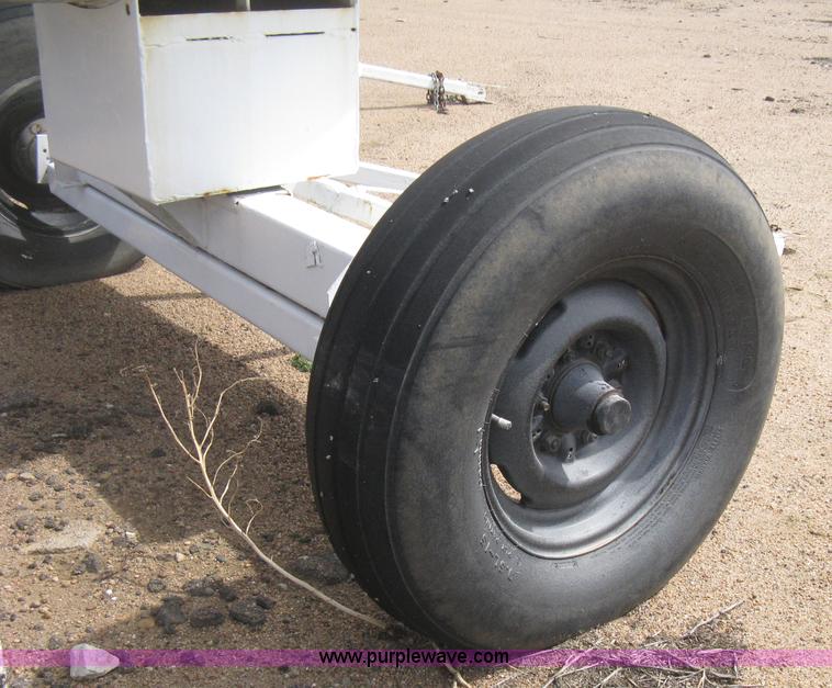 image for item E3228 Anhydrous ammonia tank