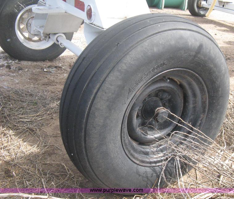 image for item E3228 Anhydrous ammonia tank