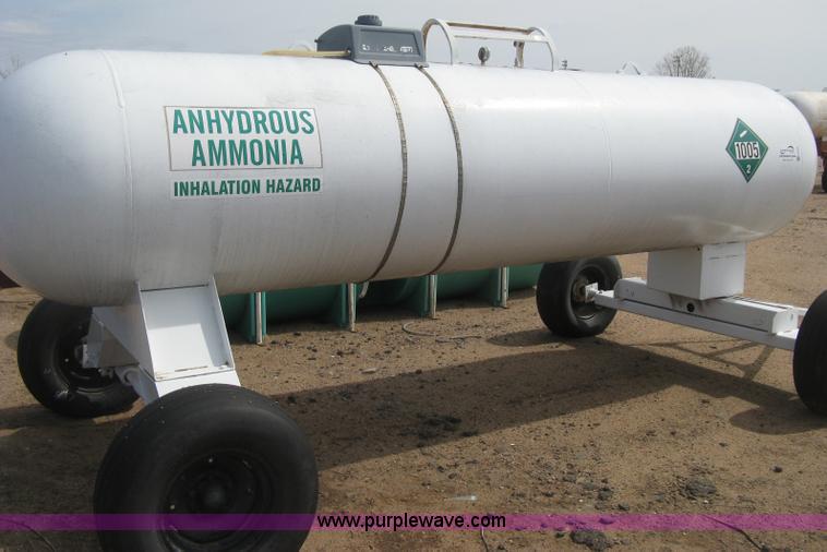 image for item E3229 Anhydrous ammonia tank