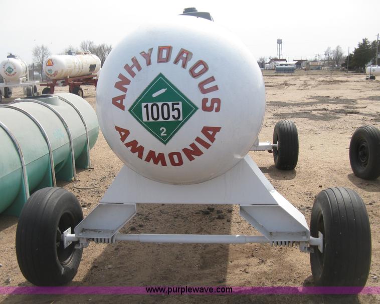 image for item E3229 Anhydrous ammonia tank