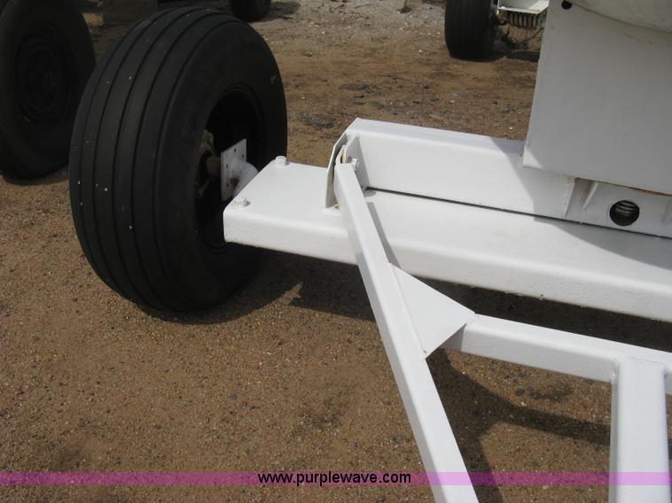 image for item E3229 Anhydrous ammonia tank