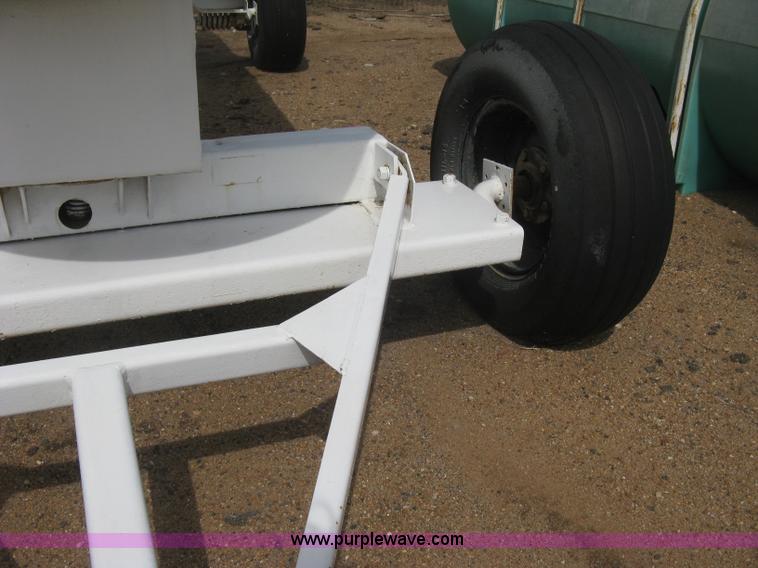 image for item E3229 Anhydrous ammonia tank