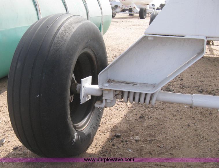 image for item E3229 Anhydrous ammonia tank