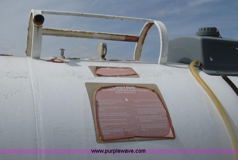image for item E3229 Anhydrous ammonia tank