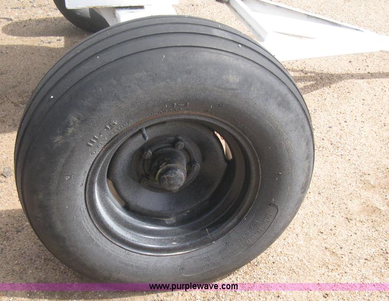 image for item E3229 Anhydrous ammonia tank