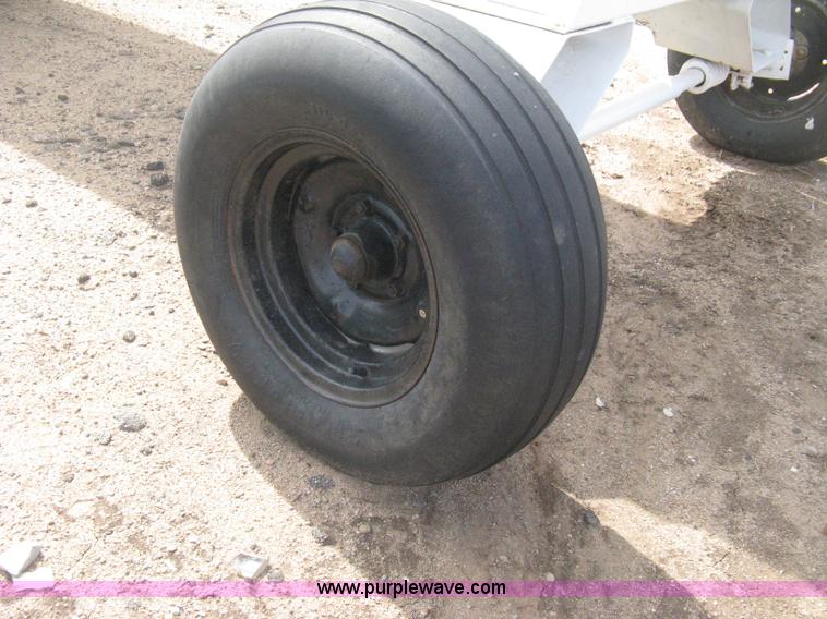 image for item E3229 Anhydrous ammonia tank