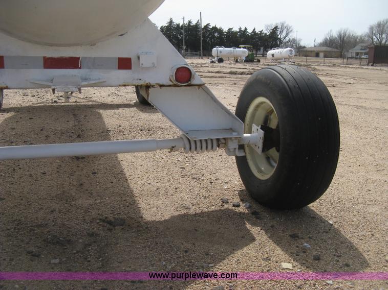 image for item E3230 Anhydrous ammonia tank