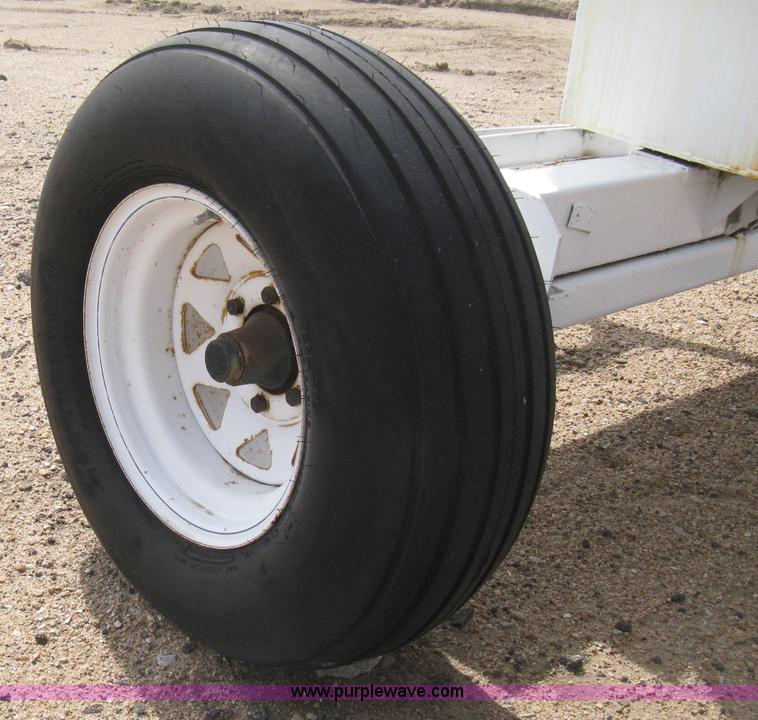 image for item E3230 Anhydrous ammonia tank