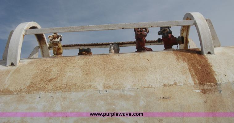 image for item E3231 Anhydrous ammonia tank