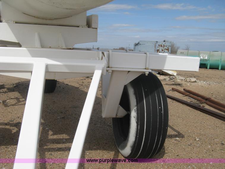 image for item E3232 Anhydrous ammonia tank