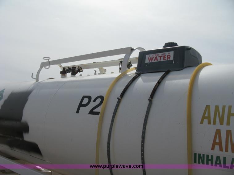 image for item E3232 Anhydrous ammonia tank