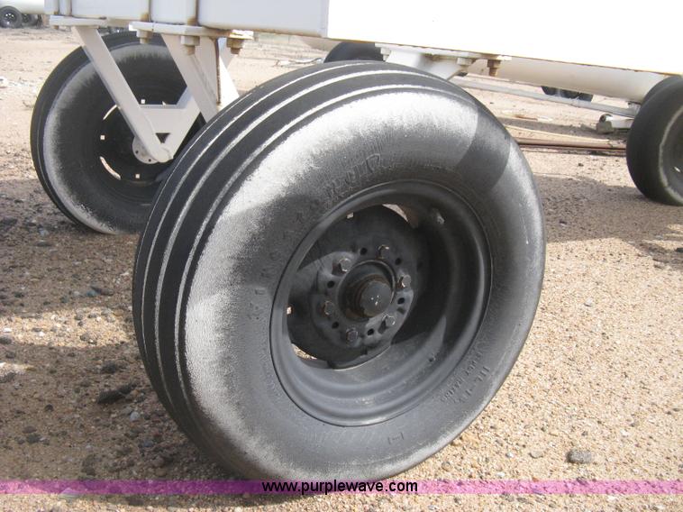 image for item E3232 Anhydrous ammonia tank