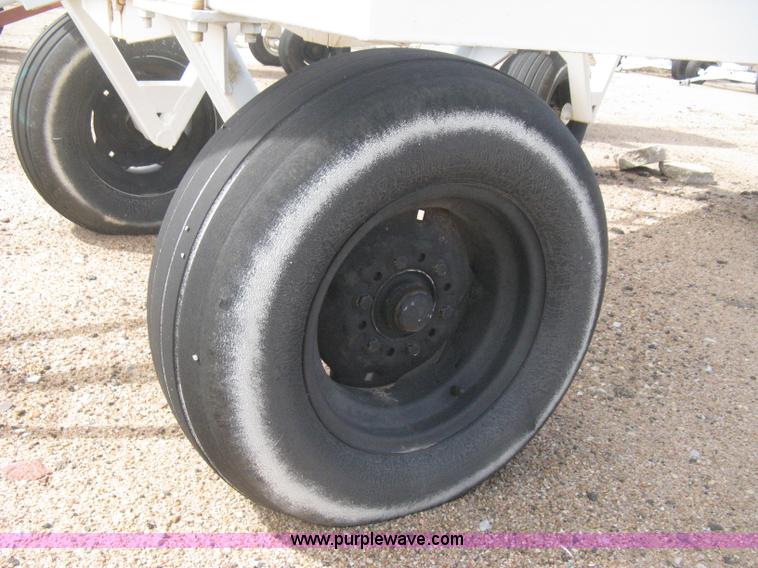 image for item E3232 Anhydrous ammonia tank