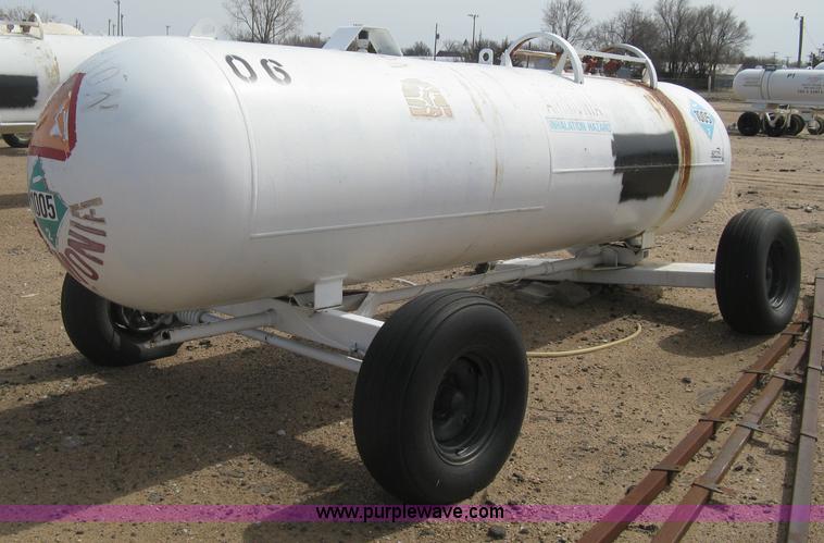 image for item E3233 Anhydrous ammonia tank