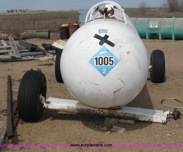 image for item E3233 Anhydrous ammonia tank