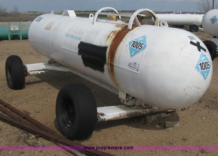 image for item E3233 Anhydrous ammonia tank